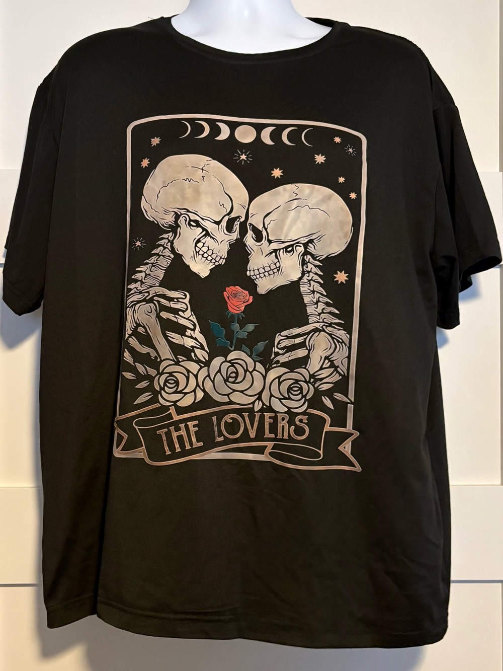 Black Graphic 'The Lovers' Skull Tee - by KonKave NWOT